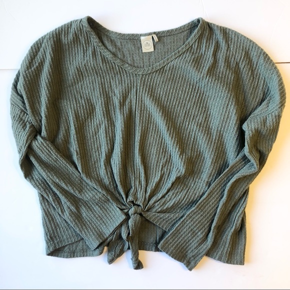 Paper Crane Long sleeve green soft shirt with cute tie in front. - Picture 4 of 9